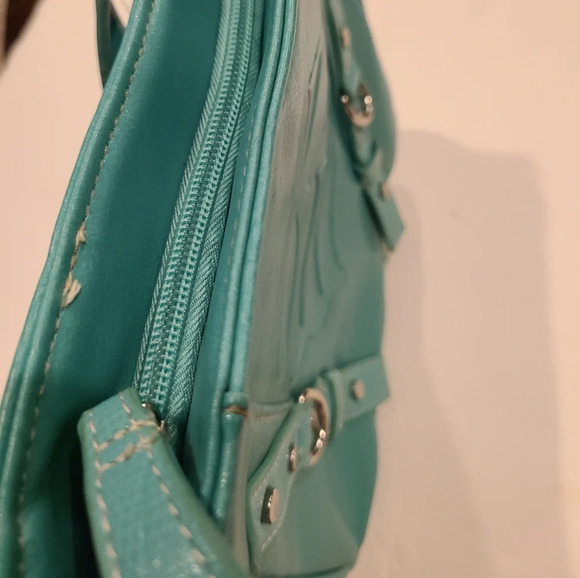 Rocawear classic crossbody bag 11×10×2 in. - Picture 6 of 9